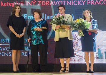 Ministerka zdravotníctva odovzdala ocenenia v kategórii iný zdravotnícky pracovník Ministerka zdravotníctva odovzdala ocenenia v kategórii iný zdravotnícky pracovník