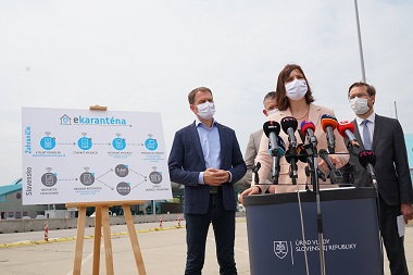 Členovia vlády informujú o inteligentnej smart karanténe. Členovia vlády informujú o inteligentnej smart karanténe.